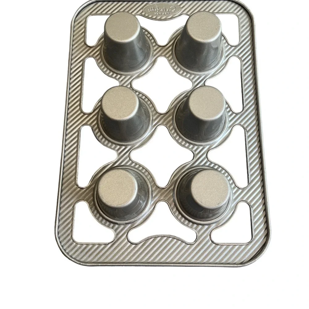Sue La Table Deep Cupcake Muffin Baking Pan